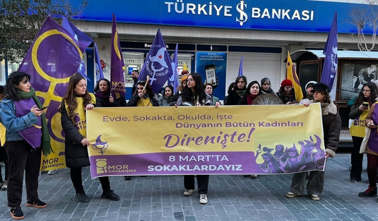 İzmir’de Mor Dayanışma üyelerinden 8 Mart çağrısı: Haklarımız ve hayatlarımız için sesimizi yükseltiyoruz