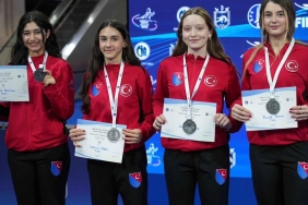 Kadın eskrim takım 103 yıllık federasyona tarihi başarı yaşattı: Manisalı sporcu