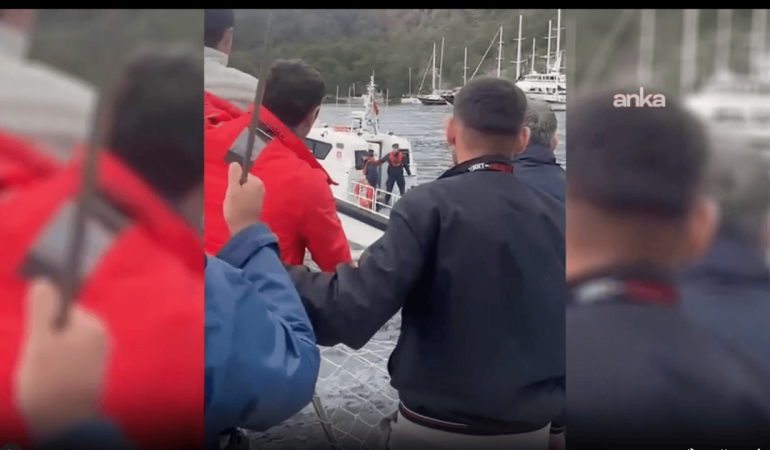 Muğla Göcek’te Osmanağa Koyu’nda iş makineleriyle yürütülen çalışmalar sürüyor, jandarma