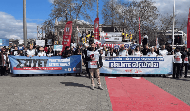 Sağlık emekçilerinden ‘Büyük Hekim Yürüyüşü’: Sağlıkta Dönüşüm Programı’ndan vazgeçilmelidir