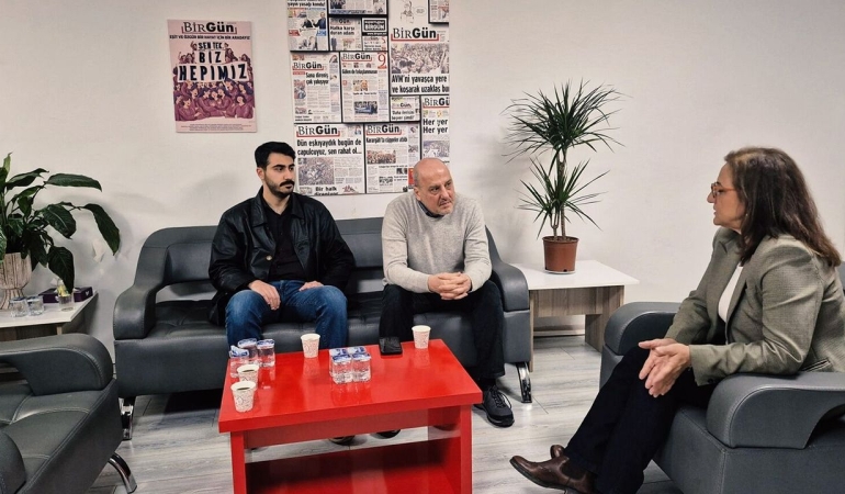 TİP'ten BirGün gazetesine dayanışma ziyareti: Gazetecilik suç değildir