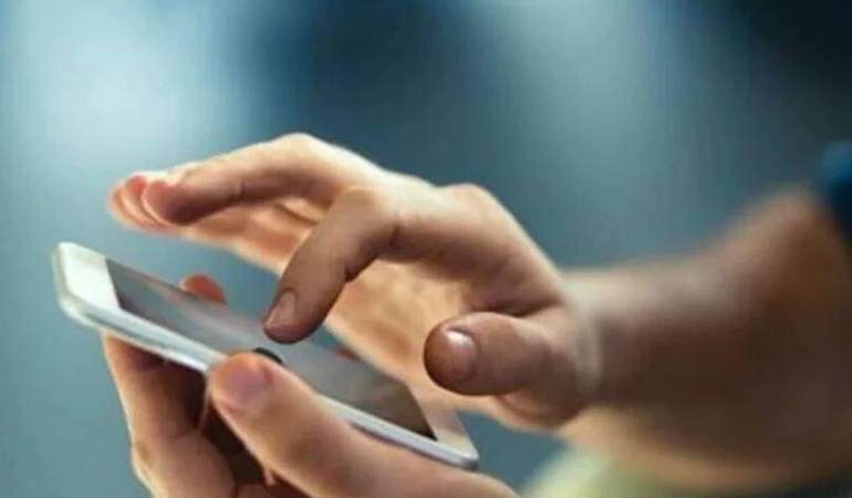 Fransa Senatosu’ndan 15 yaş altına sosyal medya kısıtlaması