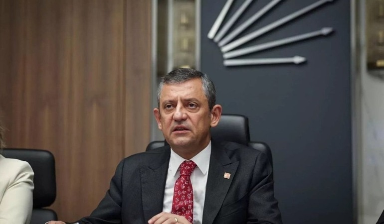 Özgür Özel’den Hristiyan cemaatinin liderlerine Paskalya tebriği