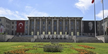 TBMM’de doğum izni ve sosyal medya düzenlemelerini içeren torba teklif