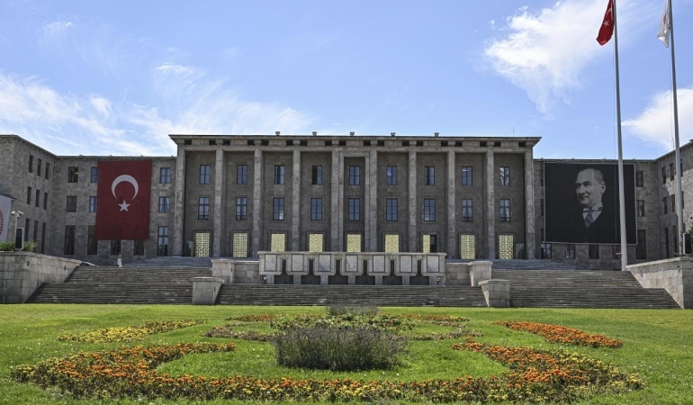 TBMM’de doğum izni ve sosyal medya düzenlemelerini içeren torba teklif görüşülecek